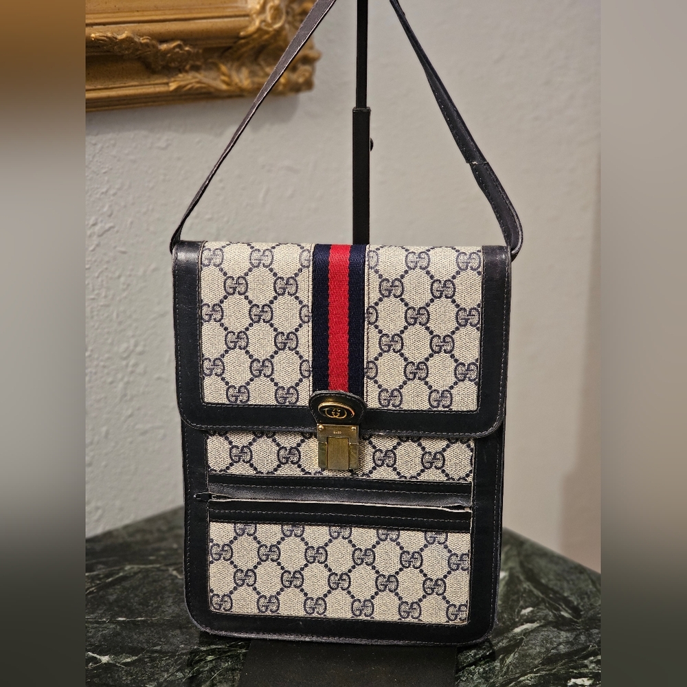 Gucci Navy and Cream Shoulder Bag